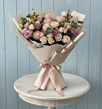 Букет цветов из:  Розы и Лизиантусы в Ленинских Горках