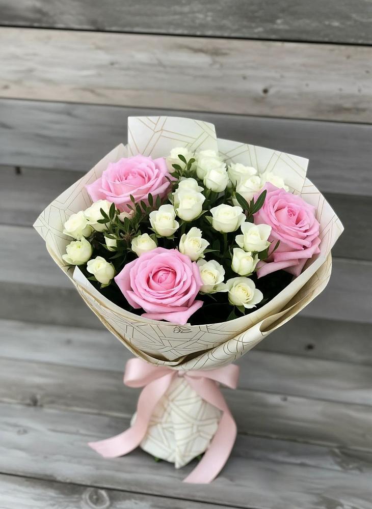 Букет цветов из: Розы в Ленинских Горках