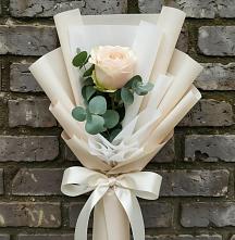 Букет цветов из:  Розы в Ленинских Горках