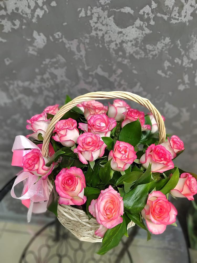 Цветочная композиция из Розы в корзине в Ленинских Горках