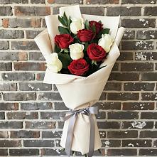 Букет цветов из:  Розы в Ленинских Горках