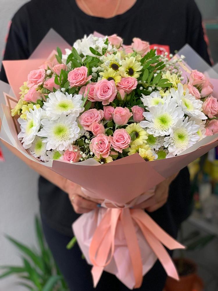 Букет цветов из: Розы и Хризантемы в Ленинских Горках