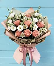Букет цветов из:  Розы, Альстромерии и Лизиантусы #REPLACE_PRED# Ленинских Горках