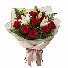 Букет цветов из:  Лилии и Розы в Ленинских Горках