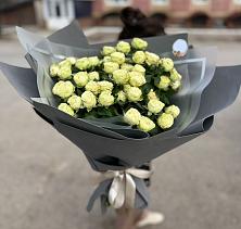 Букет Белые кустовые розы Солинеро в Ленинских Горках