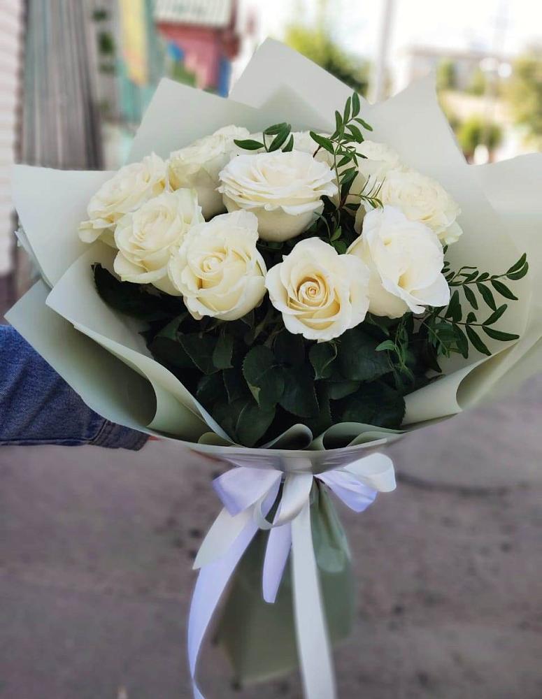 Букет Белые розы Проуд в Ленинских Горках