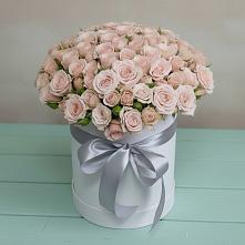 Цветочная композиция из Розы в шляпной коробке в Ленинских Горках