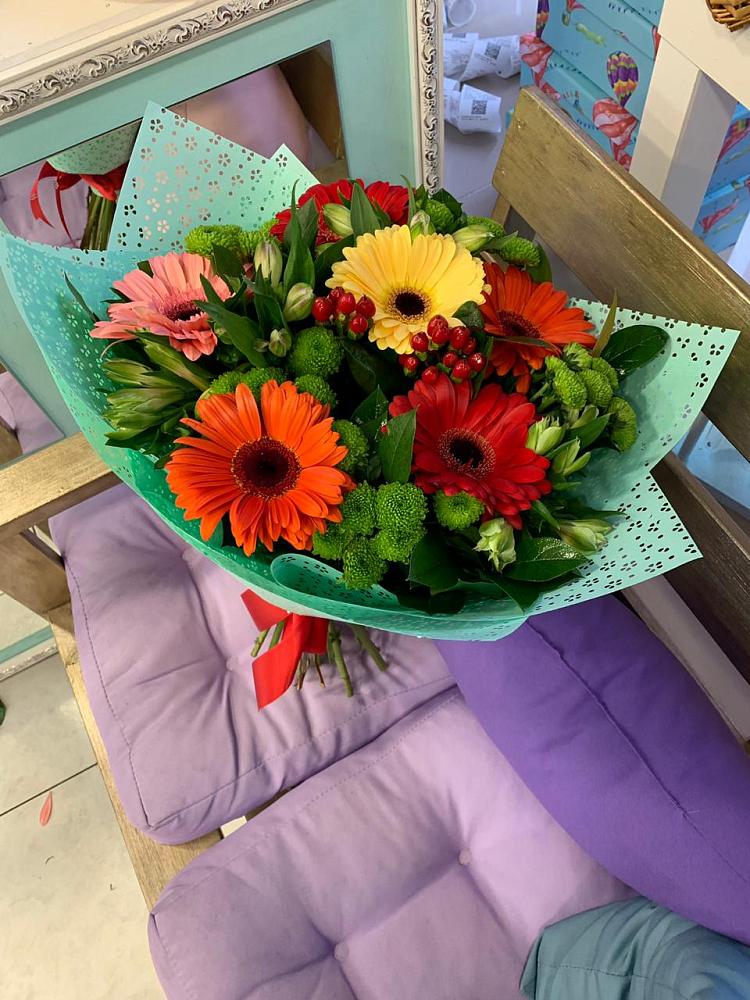 Букет цветов из: Герберы, Хризантемы и Альстромерии в Ленинских Горках