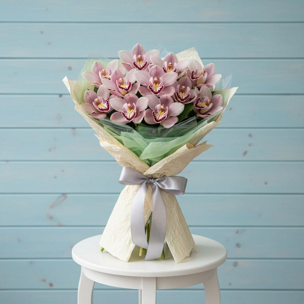 Букет цветов из: Орхидеи и Розы в Ленинских Горках