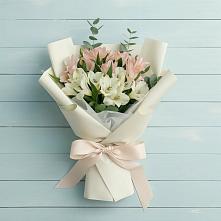 Букет цветов из:  Альстромерии в Ленинских Горках