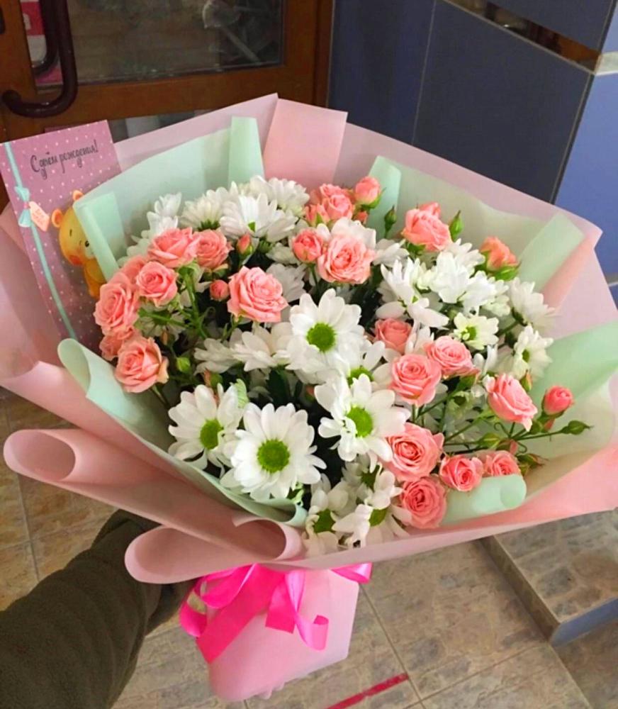 Букет цветов из: Розы и Хризантемы в Ленинских Горках