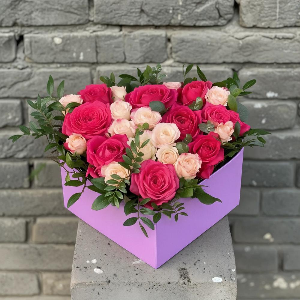 Цветочная композиция из Розы в коробке в Ленинских Горках