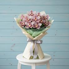 Букет цветов из:  Орхидеи и Розы в Ленинских Горках