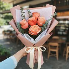 Букет цветов из:  Розы в Ленинских Горках