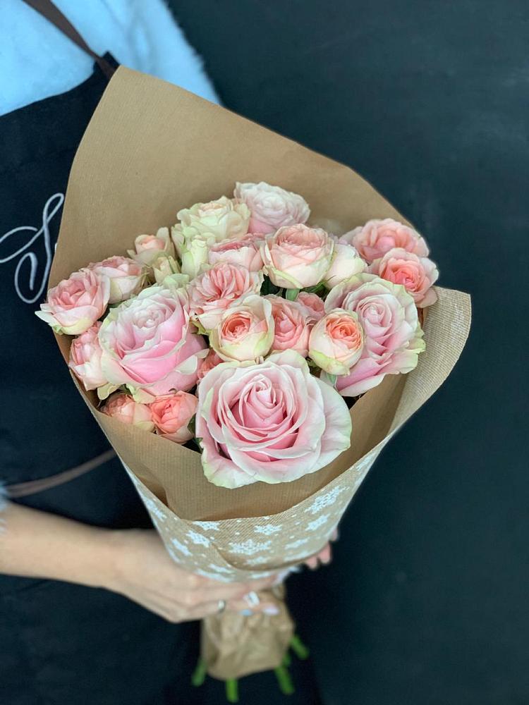 Букет цветов из: Хризантемы и Розы в Ленинских Горках