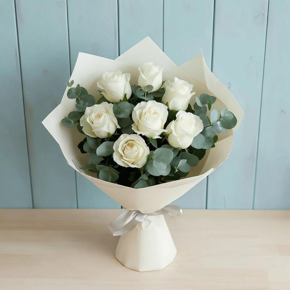 Букет Белые розы в Эвкалипте в Ленинских Горках