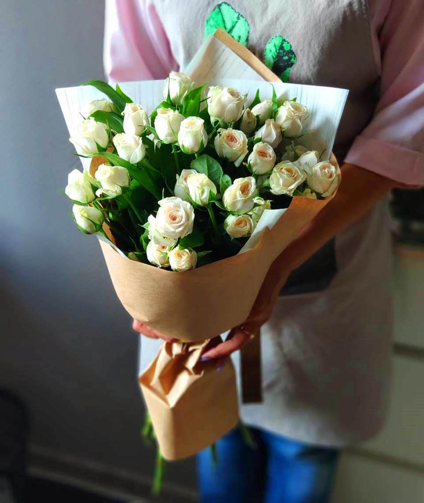 Букет цветов из: Розы в Ленинских Горках