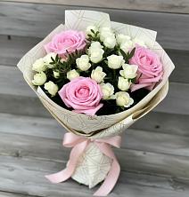 Букет цветов из:  Розы в Ленинских Горках