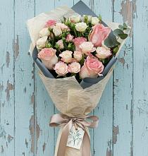 Букет цветов из:  Розы в Ленинских Горках