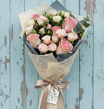 Букет цветов из:  Розы в Ленинских Горках