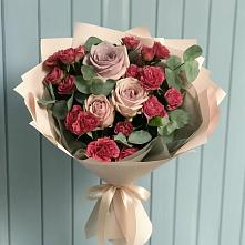 Букет цветов из:  Гвоздики и Розы в Ленинских Горках