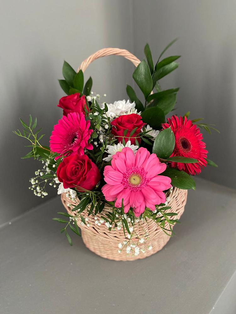 Цветочная композиция из Розы, Хризантемы и Герберы в корзине в Ленинских Горках