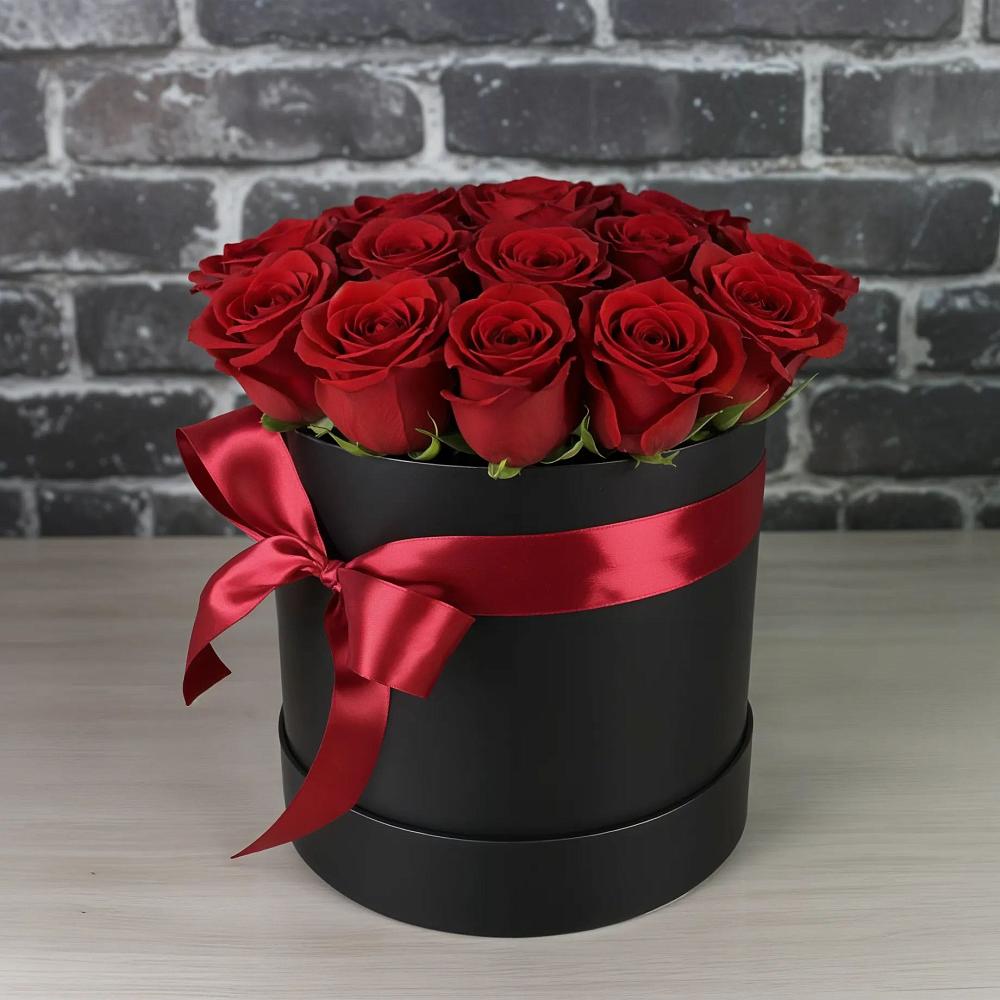 Цветочная композиция из Розы в шляпной коробке в Ленинских Горках