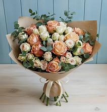 Букет цветов из:  Альстромерии и Розы в Ленинских Горках
